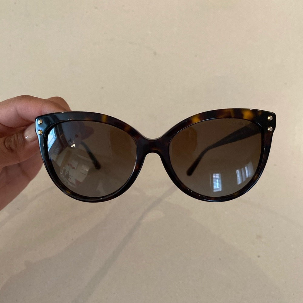 (SOLD PRIVATELY) Micheal kors polarized sunglasses